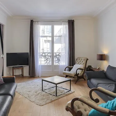 Beautiful Bright In 18th Arr By Guestready